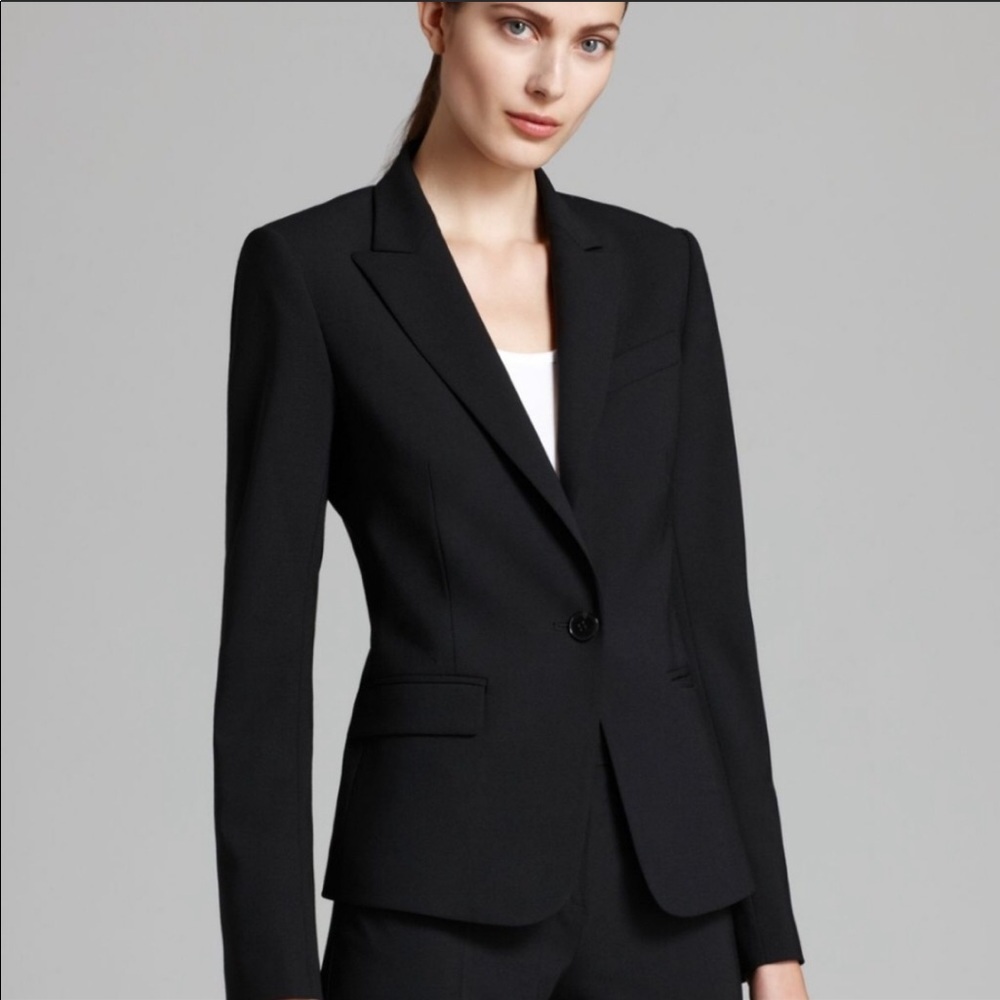 Host Pick 🎉🌺Theory Blazer - Gabe B 2